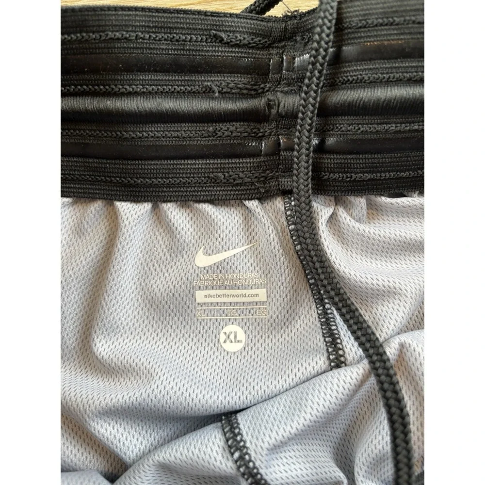 Nike color block